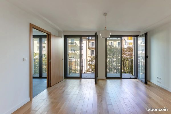 Appartement 3 pièces 77 m² · à Paris · 77 m² · 2 550 €/mois