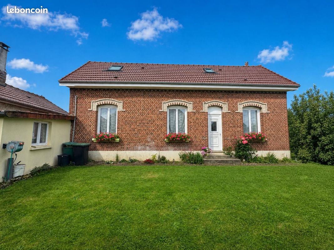 Maison 4 pièces 86 m² · à Combles · 86 m² · 130 000 €