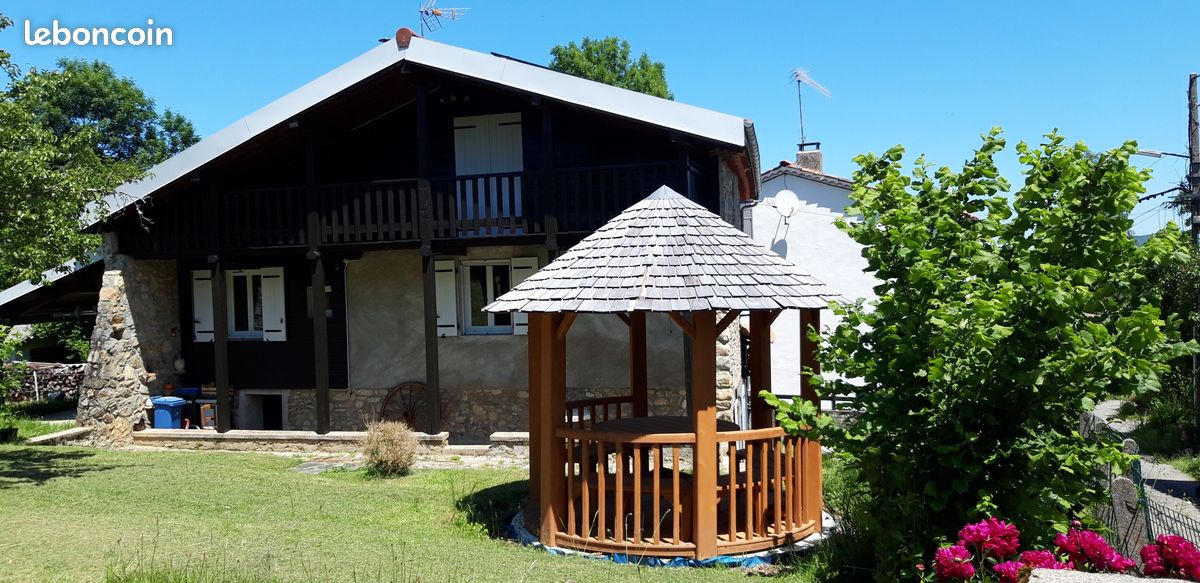 Maison 8 pièces 180 m² · à Brassac · 180 m² · 295 000 €