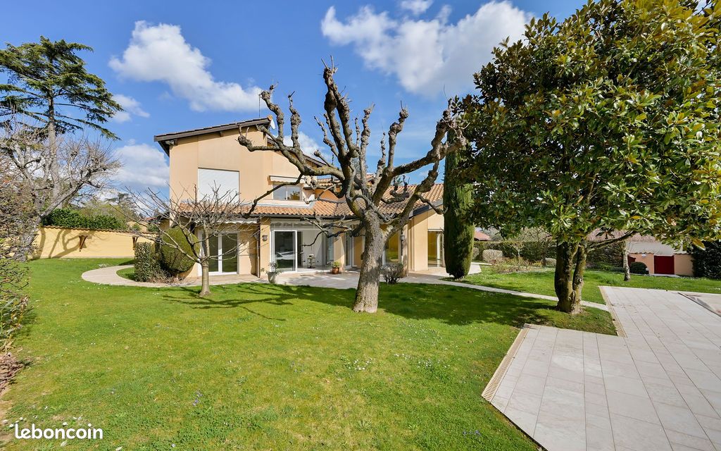 Maison 7 pièces 230 m² · à Saint-Cyr-au-Mont-d'Or · 230 m² · 1 290 000 €