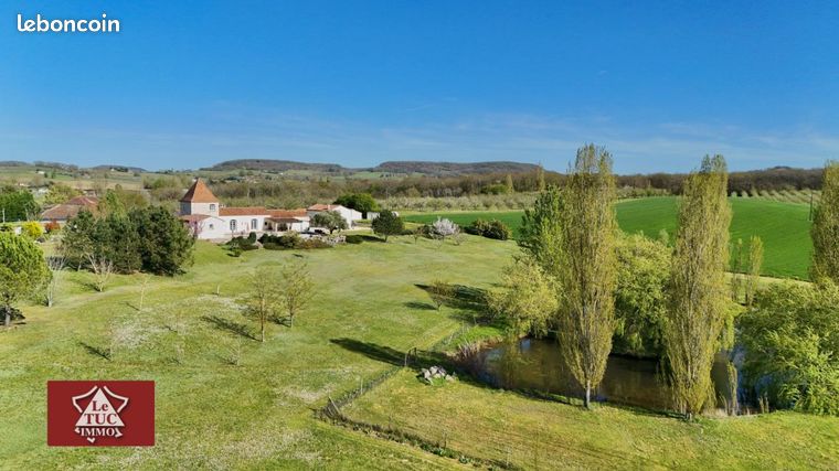 Propriété 11 pièces 265 m²