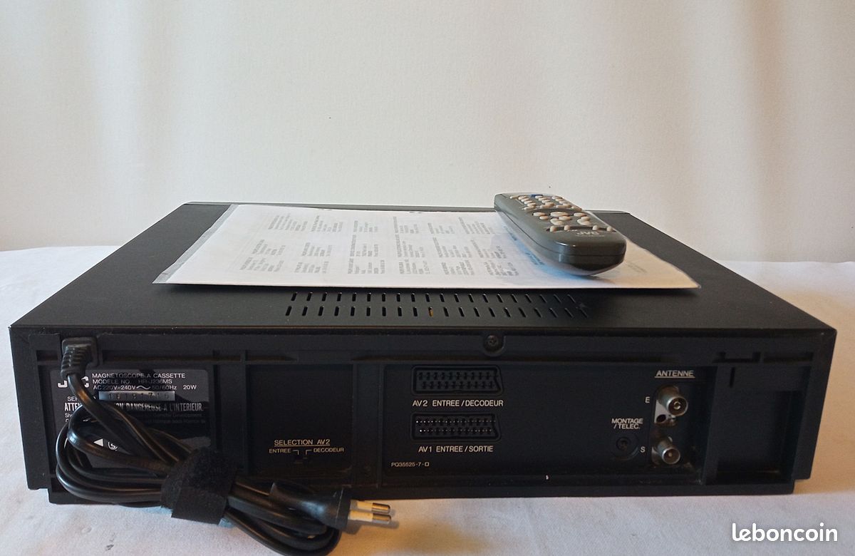 FIRSTLINE MG 9242 Magnétoscope VHS PAL SECAM sans télécomman