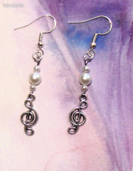 Boucles oreilles clé de sol perles blanches cr argent 925 (image 1)