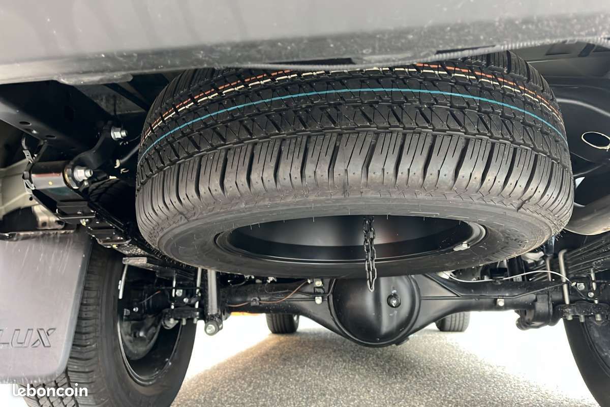 Toyota Hilux 2.8 204 BVA INVINCIBLE 4PL (image 19)