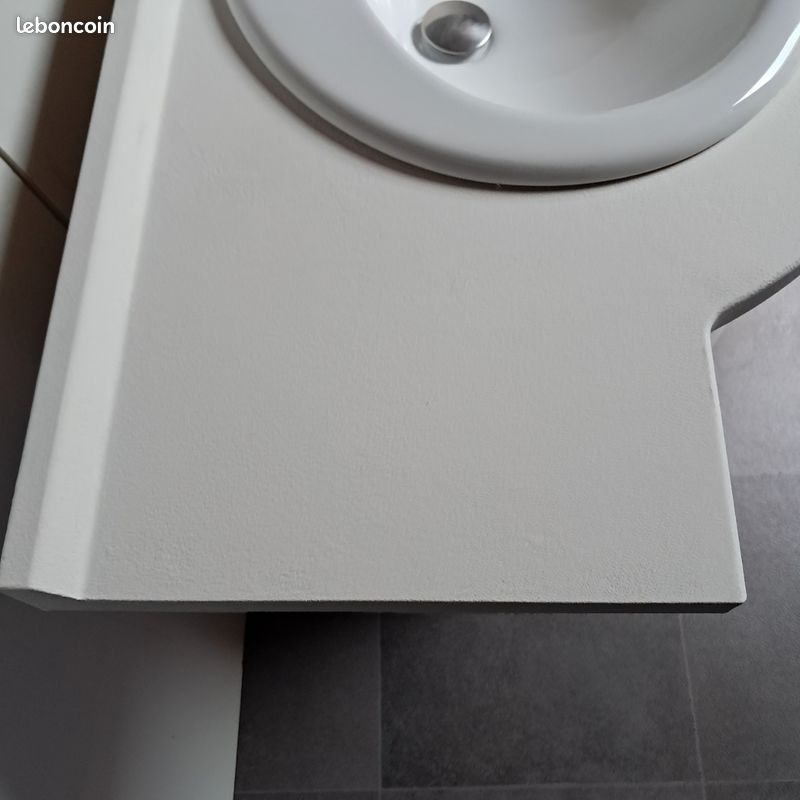 Meuble à suspendre avec vasque et porte-serviettes (image 3)