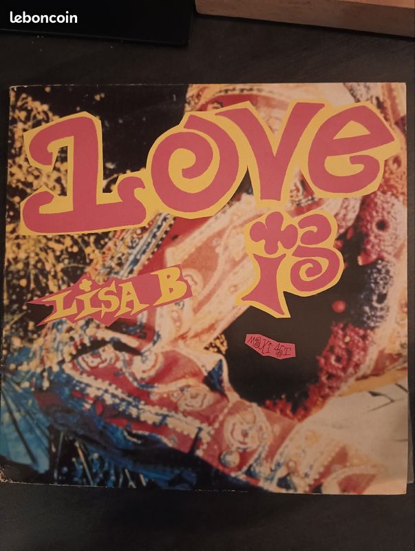 Lisa B - Love Is ❤️. Maxi 45 tours VG+/VG (image 1)