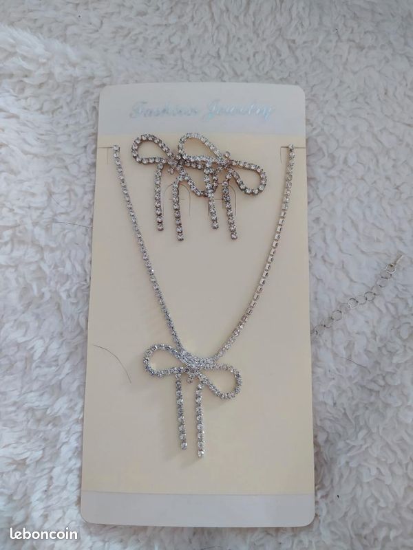 Ensemble Collier+ boucles d'oreilles Fashion Jewelry (image 1)