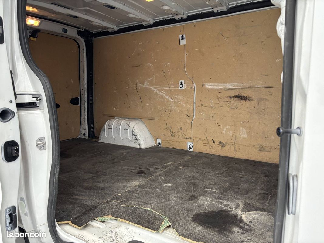 Renault trafic fgn l2h1 3000 kg blue dci 130 grand confort (image 16)