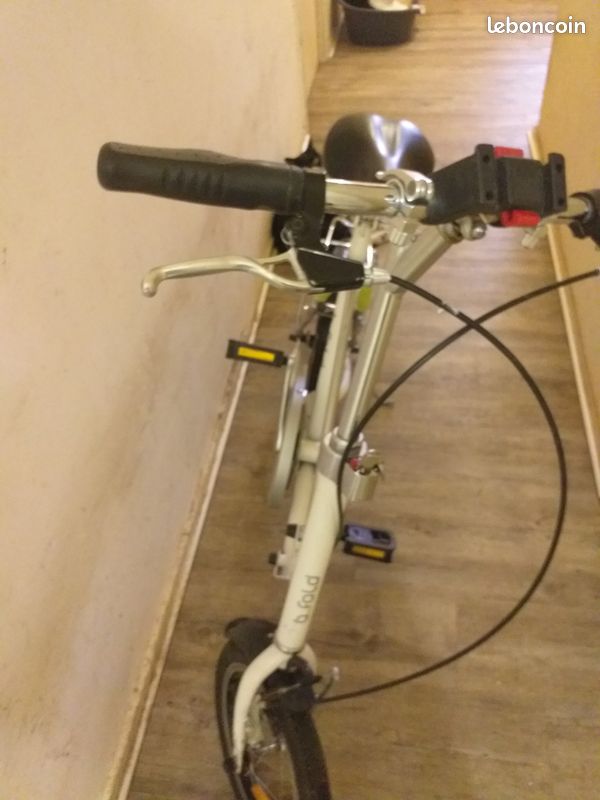 Velo pliant blanc avec porte bagage (image 4)