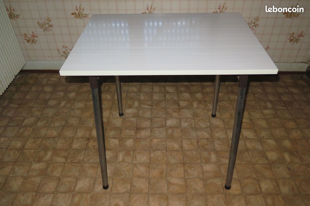 Table de cuisine en formica blanc (image 1)