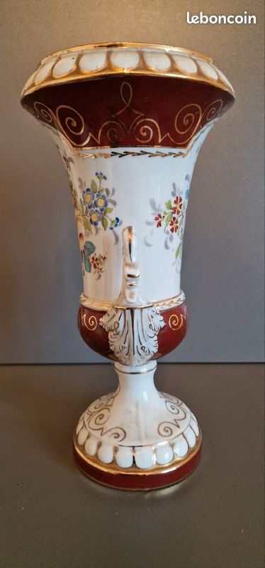 Ancien vase porcelaine, motif floral et tête de Cygne, Verrerie Au Pere Fragile, Avallon (image 2)