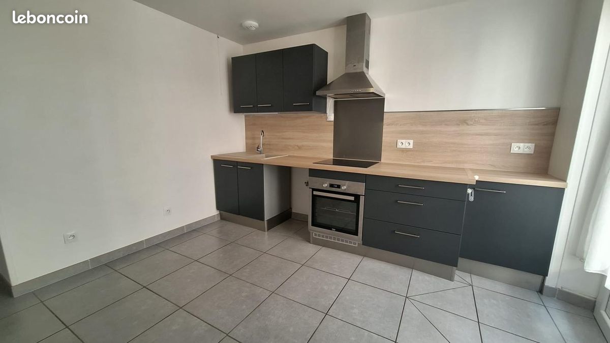 Maison 3 pièces 67 m² · à Javerlhac-et-la-Chapelle-Saint-Robert · 67 m² · 550 €/mois