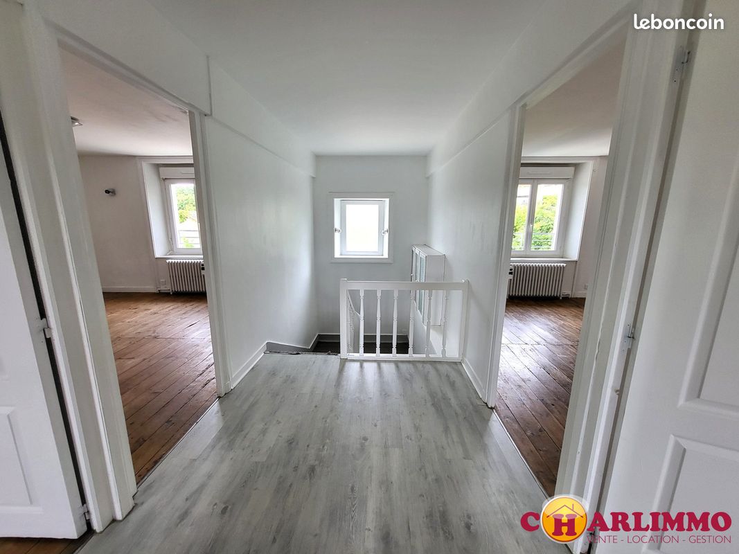 Maison 10 pièces 211 m² · à Saint-Junien · 211 m² · 241 500 €