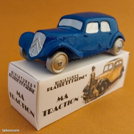 Jouet Voiture Ancienne En Tôle JOUSTRA Rouge – Édition 2002