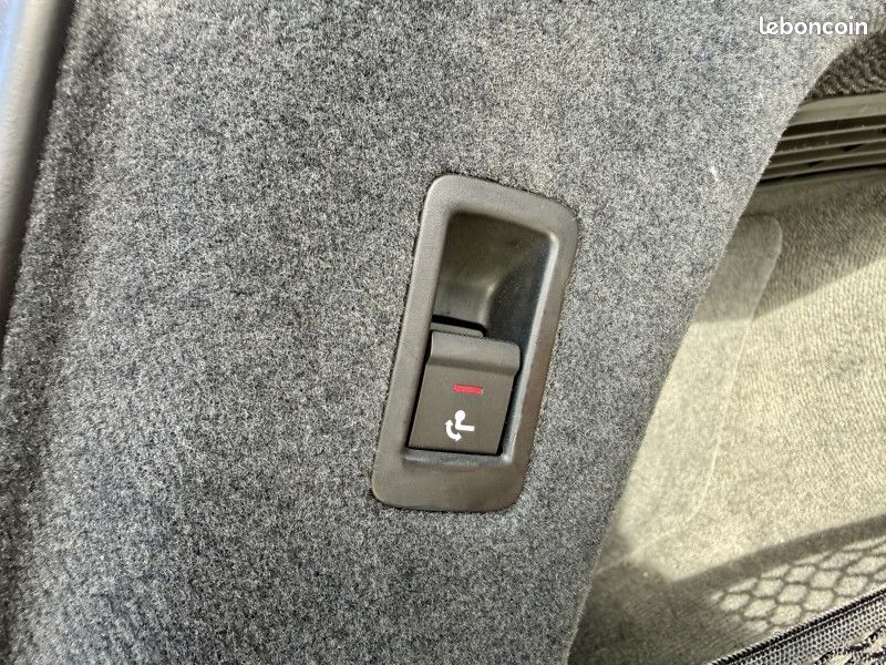 Audi A6 AVANT 50 TDI 286CH AVUS QUATTRO TIPTRONIC / Toit ouvrant / Attelage / Suivi entretien (image 23)