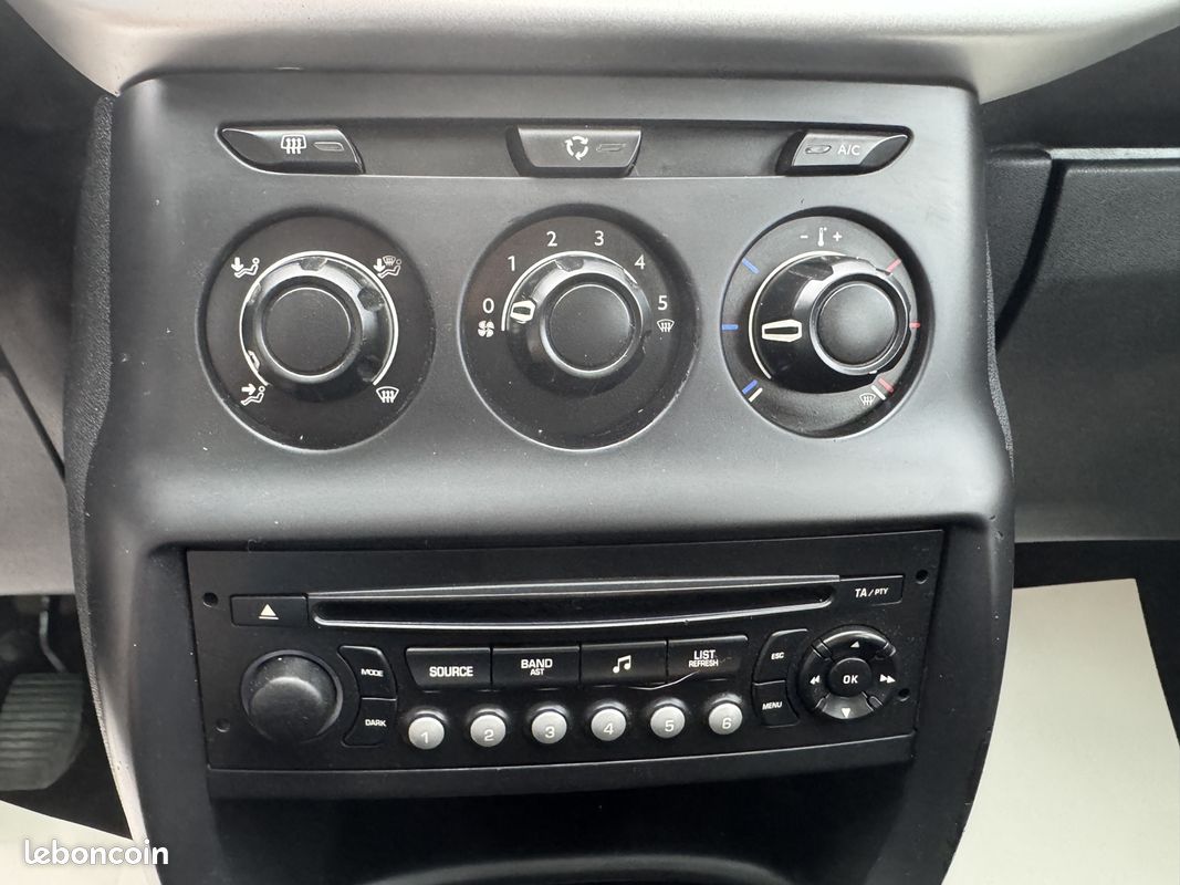 Citroen C3 1.4 HDI 70CV CONFORT (image 15)
