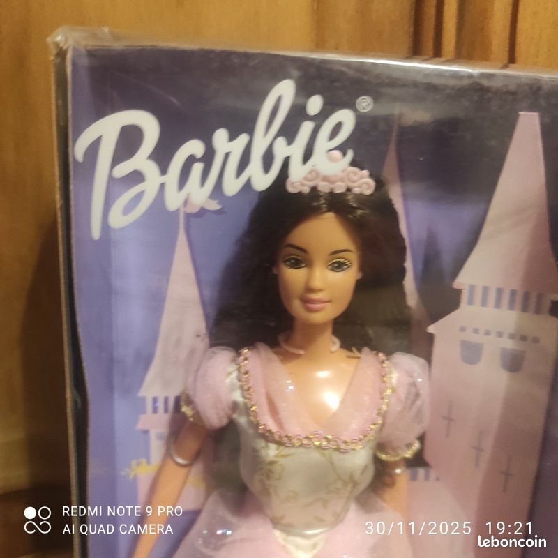1999 Millennium Wedding Barbie (Brunette