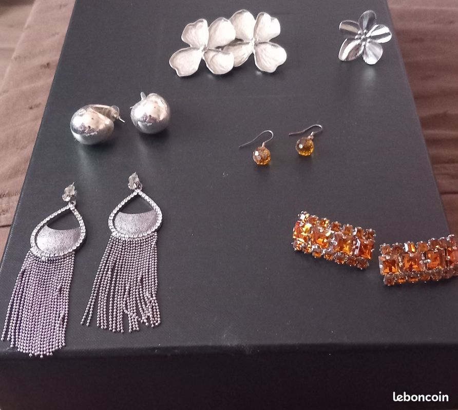 Lot de bijoux (image 1)