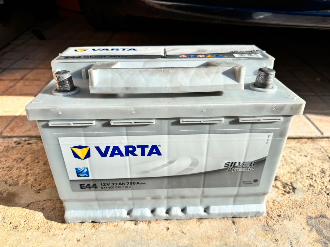 Batterie VARTA E44 Silver Dynamic 77 Ah - 780 A NEUVE - Équipement auto