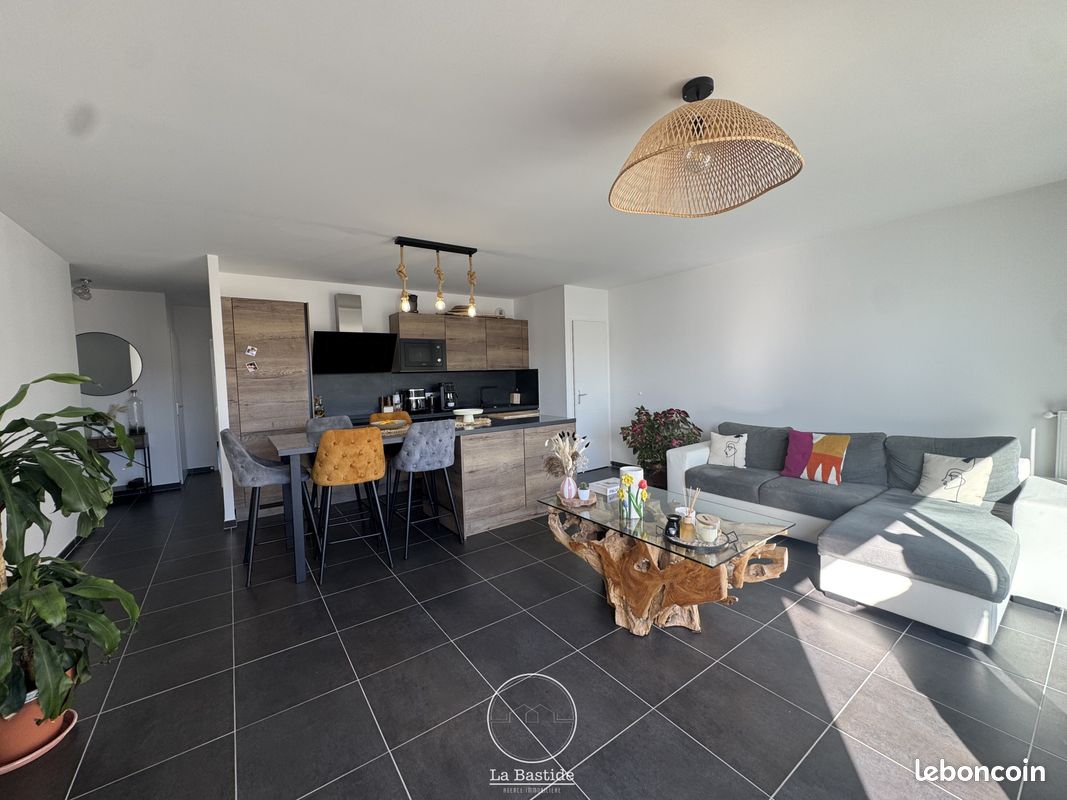 Appartement 3 pièces 72 m² · à Pierrelatte · 72 m² · 195 000 €