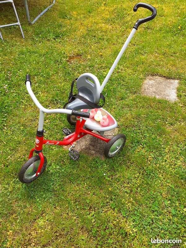 Tricycle rouge 1 à 2 ans (image 1)