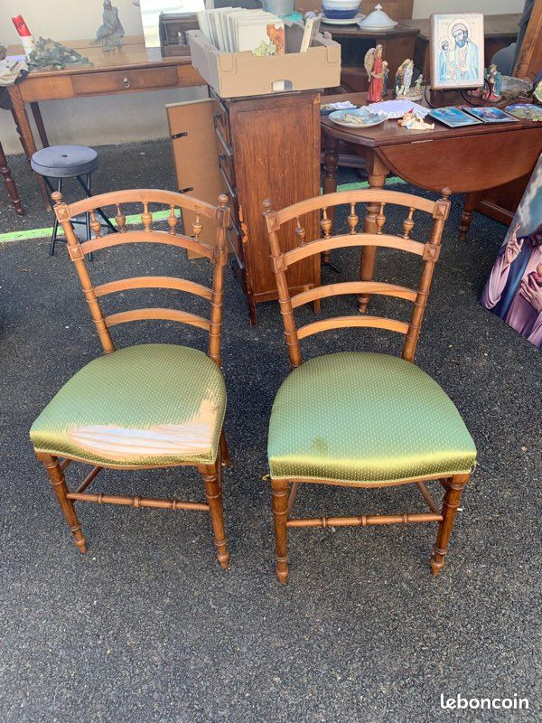 Lot de deux chaises en soie (image 1)