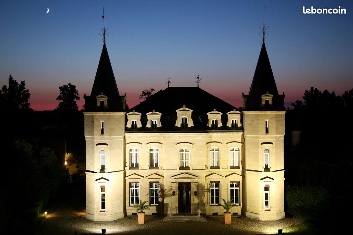 Maison 25 pièces 1500 m² · à Blaye · 1 500 m² · 3 100 000 €