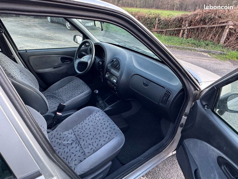 Citroën Saxo essence 1.4 VTS 75ch (image 5)