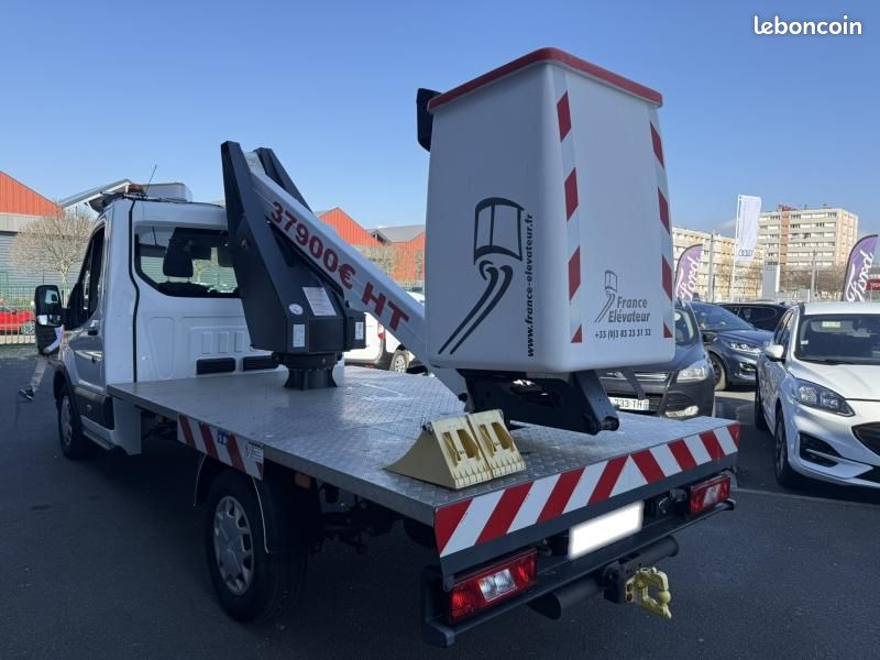 Ford Transit 2T CCb TRANSIT 2T CHASSIS 130CH P350 L4 NACELLE (image 5)