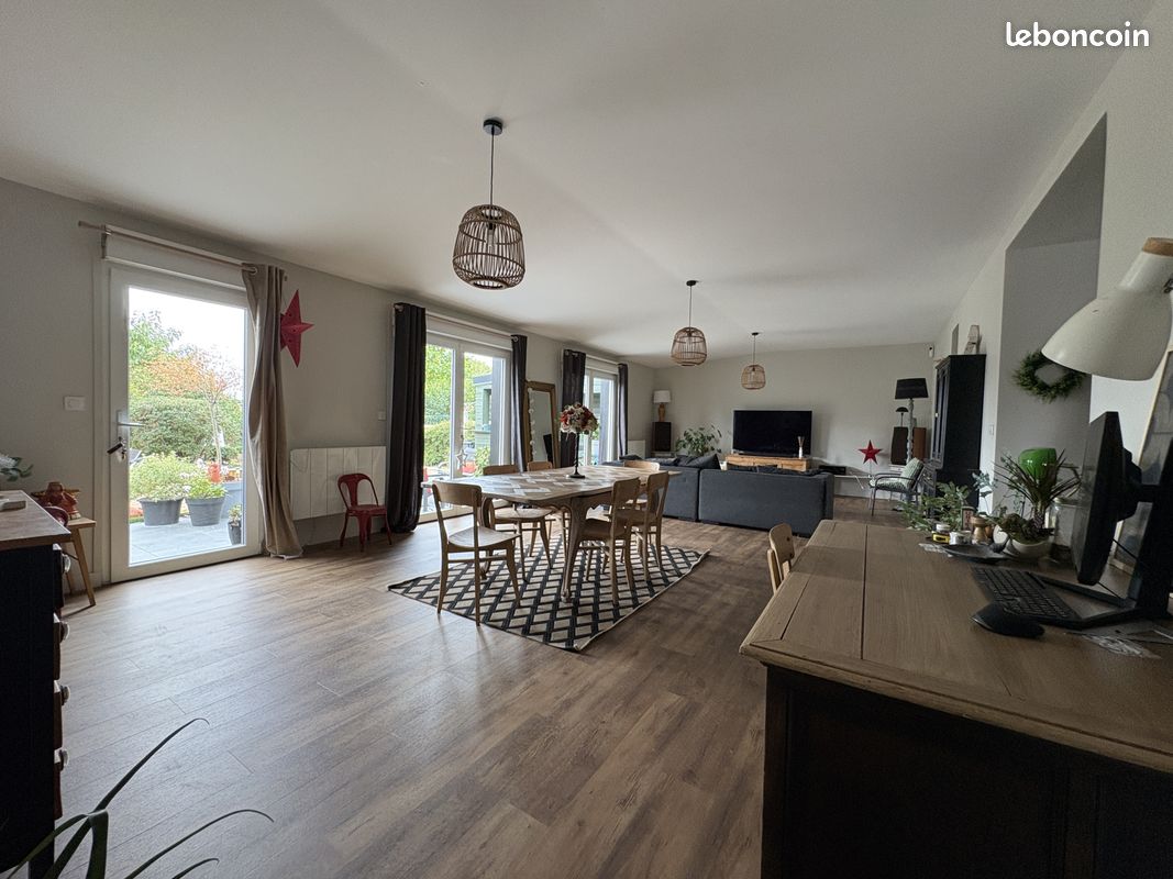 Maison 7 pièces 195 m² · à Méricourt · 195 m² · 252 000 €