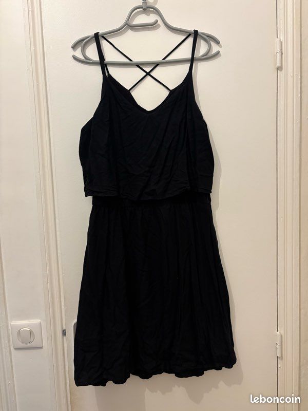Robe noir débardeur (image 4)