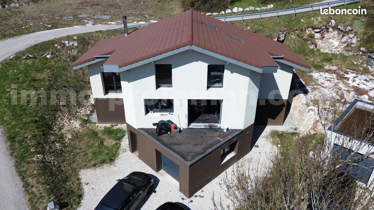 Maison 7 pièces 232 m² · à Cruseilles · 232 m² · 895 000 €