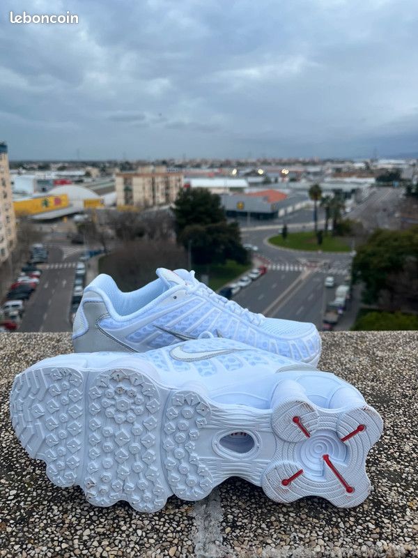 Chaussure Nike Shox T/L Blanc (image 7)