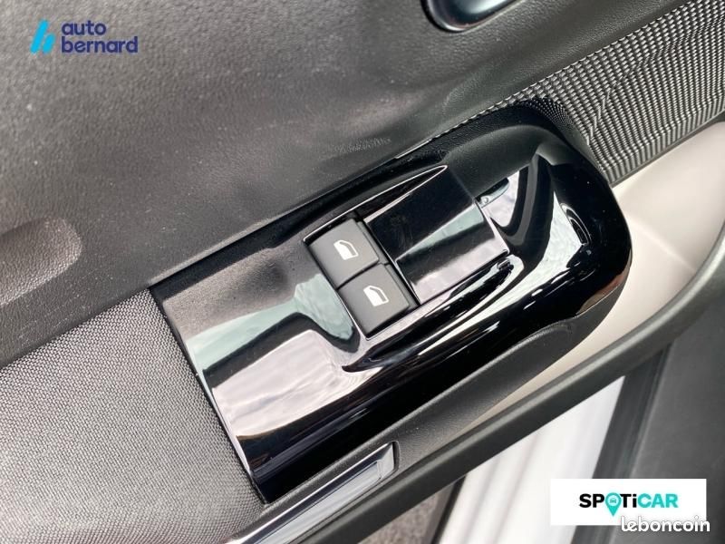 Citroen C3 1.2 PureTech 110ch S&S Shine EAT6 (image 26)