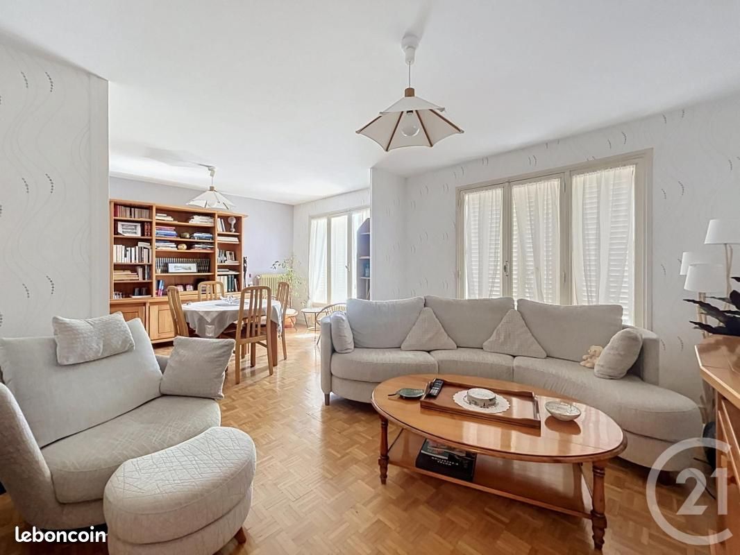 Appartement 3 pièces 81 m² · à Varennes-sur-Allier · 81 m² · 670 €