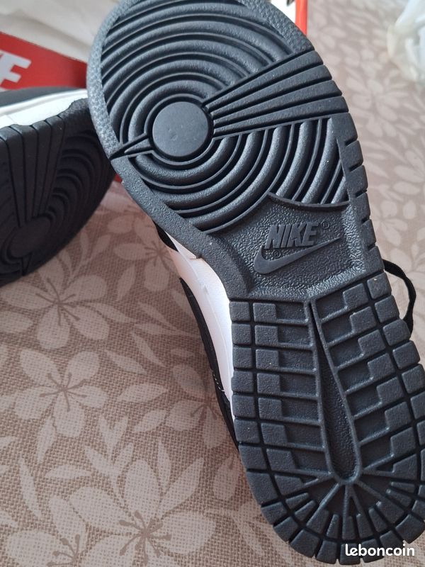 Basket nike T39 comme neuf femme ou homme (image 6)