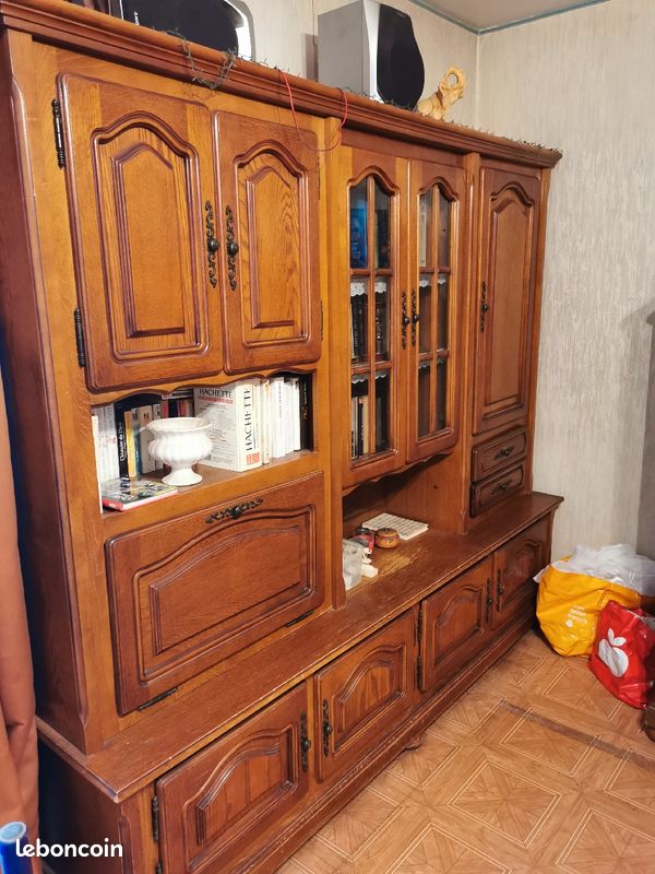 Meuble en bois chêne (image 1)