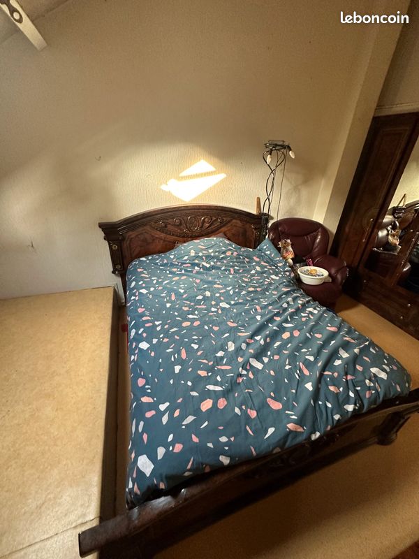 Chambre en entier avec fauteuil (image 2)