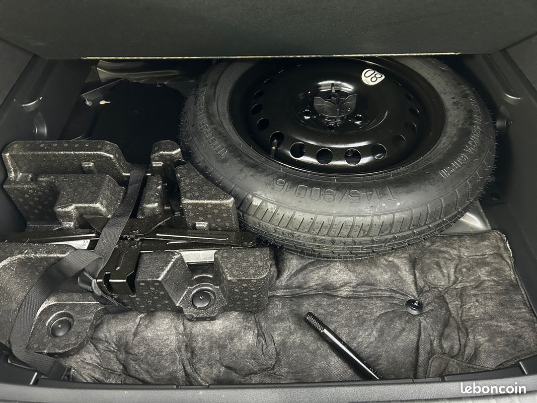 RENAULT Arkana E-Tech hybride 145 - 22 Techno (image 20)