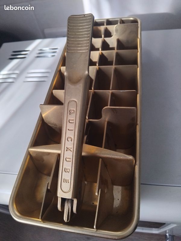 ANCIEN BAC A GLACONS / GLACES FRIGIDAIRE Quickcube En métal Doré 30x10