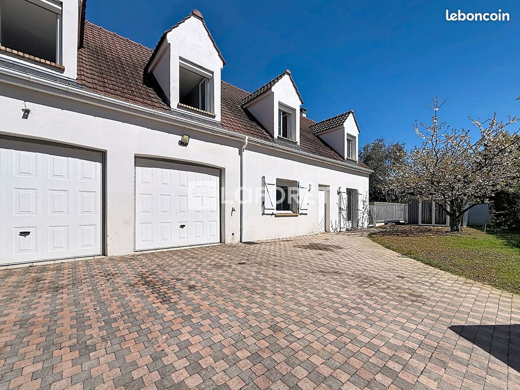 Maison 8 pièces 169 m² · à Savigny-le-Temple · 169 m² · 579 000 €