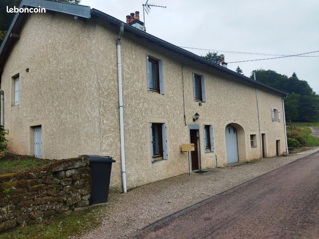 Maison 4 pièces 130 m² · à Hadol · 130 m² · 40 000 €