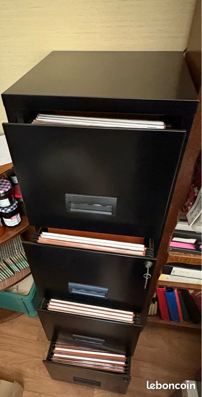 Armoire pour les dossiers médicaux (image 2)