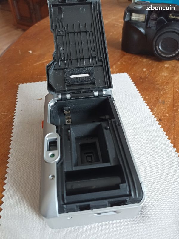 Appareil Photo Ancien - Pour Pièces Ou Restauration (non Testé, Défauts)