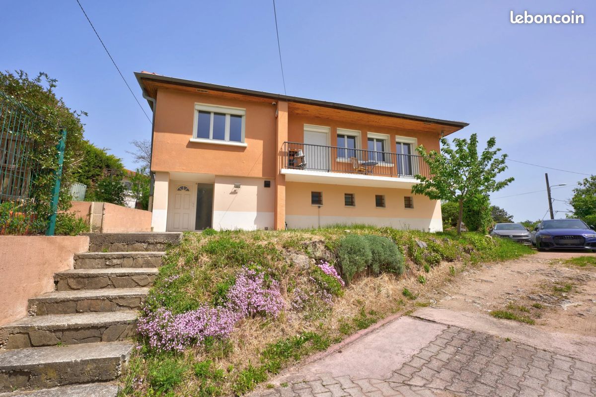 Maison 5 pièces 180 m² · à Saint-Genis-les-Ollières · 180 m² · 499 000 €