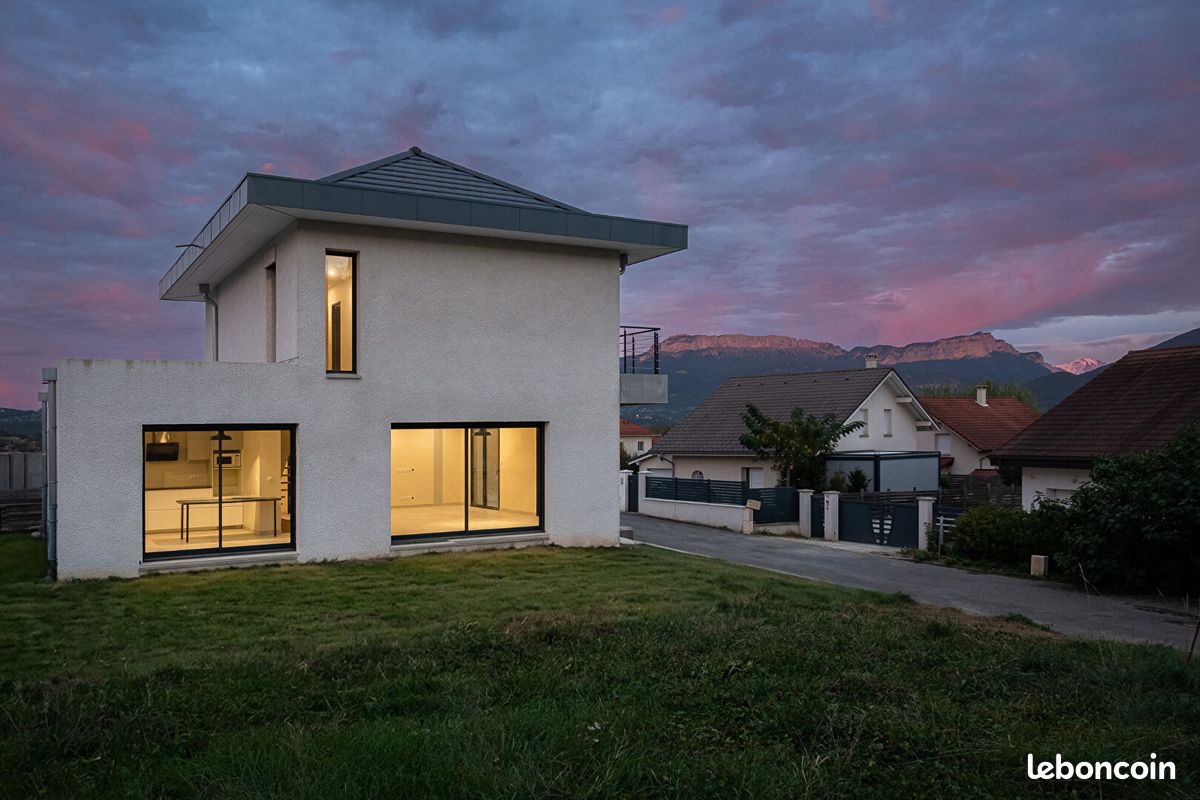 Maison 5 pièces 122 m² · à Poisy · 122 m² · 865 000 €