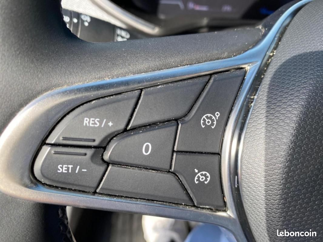 Renault Clio V E-Tech full hybrid 145 ch GSR2 Techno (image 20)