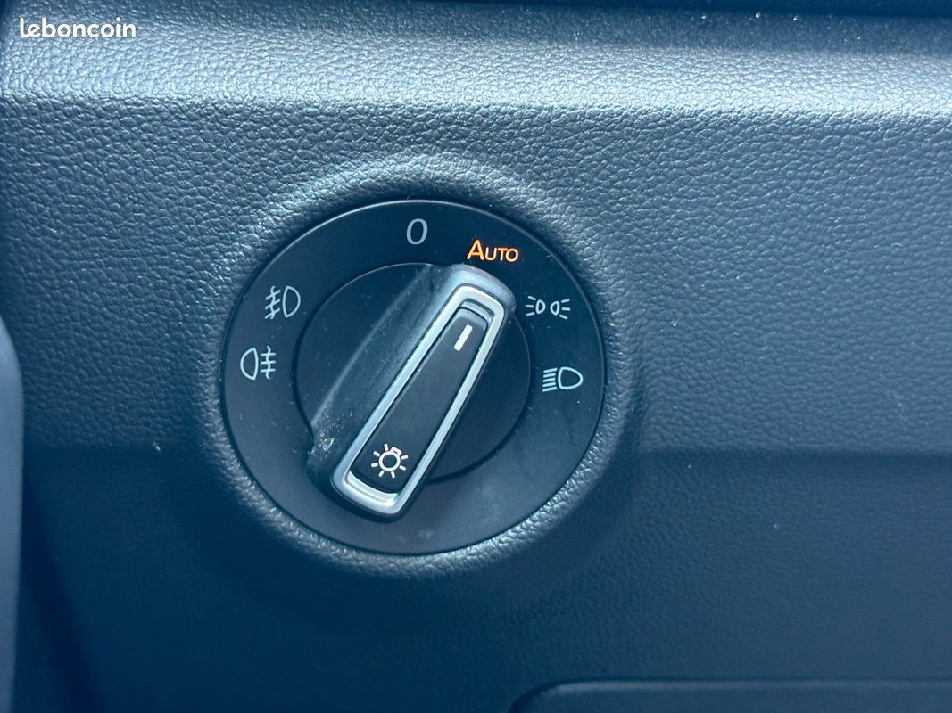 VOLKSWAGEN T-ROC 2.0 TDI 150 Start/Stop DSG7 Carat - CAMERA DE RECUL - CARPLAY (image 28)