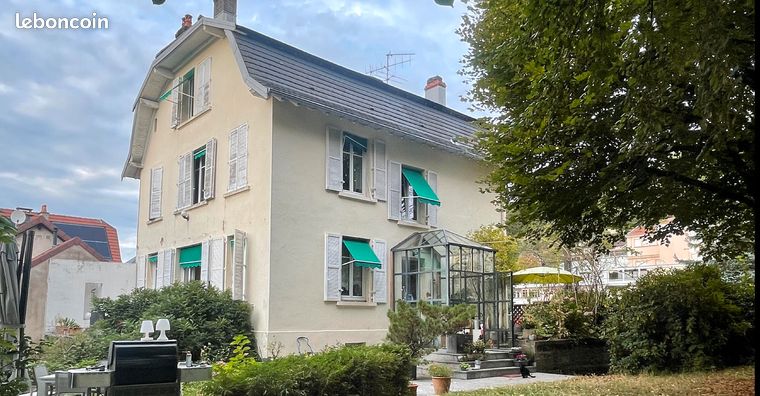 Propriété 8 pièces 200 m²