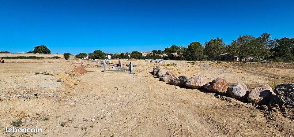 Terrain 450 m² Pouzolles · 92 100 €